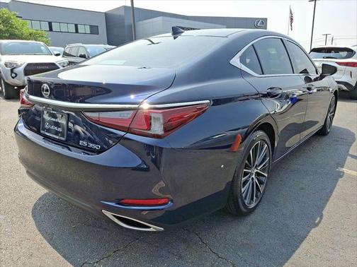 2022 Lexus ES 350 Base