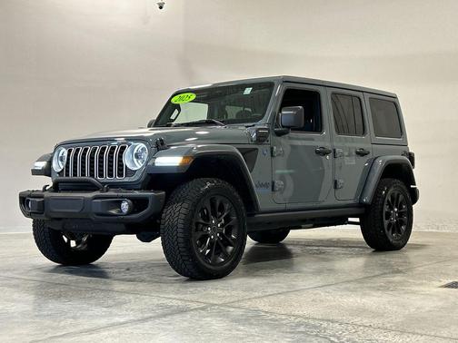 Anvil Clearcoat 2025 Jeep Wrangler 4xe Sahara