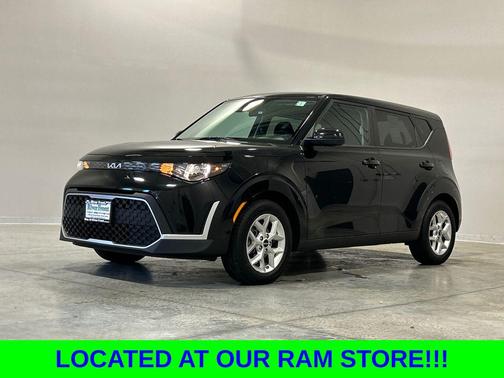 Fusion Black 2024 Kia Soul LX