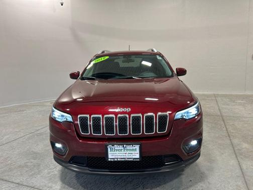 Velvet Red Pearlcoat 2019 Jeep Cherokee Latitude