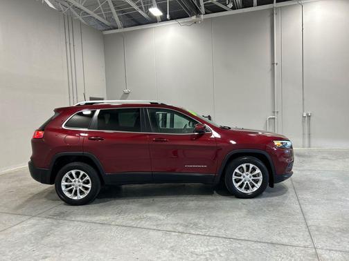 Velvet Red Pearlcoat 2019 Jeep Cherokee Latitude