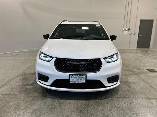 2025 Chrysler Pacifica Hybrid Select