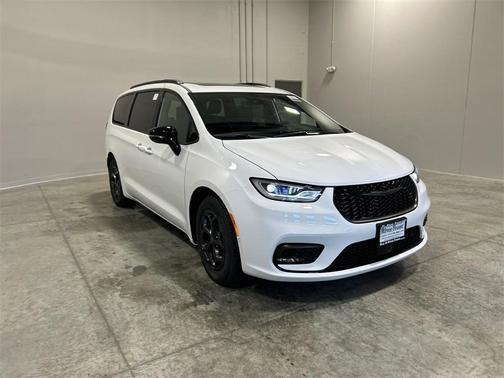 2025 Chrysler Pacifica Hybrid Select