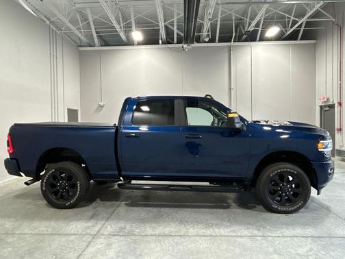 Patriot Blue Pearlcoat 2024 RAM 2500 Laramie Crew Cab 4x4 6'4' Box