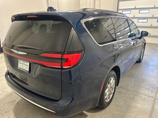 Fathom Blue Pearlcoat 2021 Chrysler Pacifica Touring