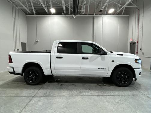 Bright White Clearcoat 2027 RAM 1500 Big Horn