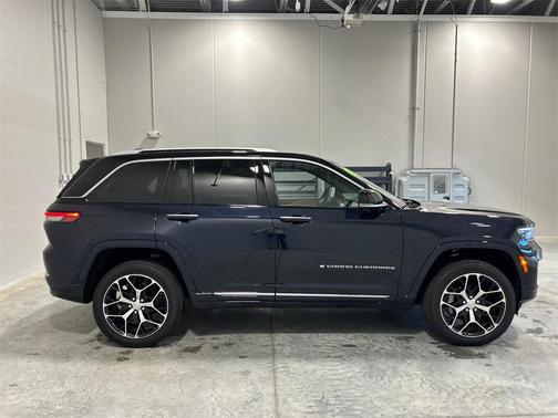 2024 Jeep Grand Cherokee Summit