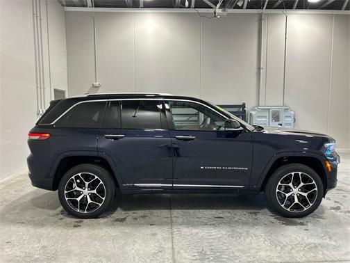 2024 Jeep Grand Cherokee Summit