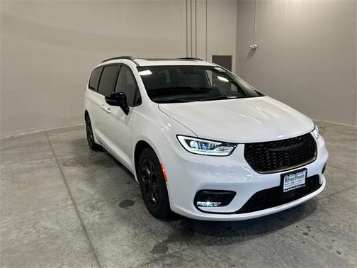 2025 Chrysler Pacifica Hybrid Select