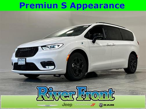 2025 Chrysler Pacifica Hybrid Select