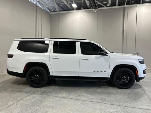 Bright White Clearcoat 2024 Jeep Wagoneer L Series II Carbide 4x4