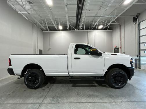 Bright White Clearcoat 2026 RAM 2500 Tradesman Regular Cab 4x4 8' Box