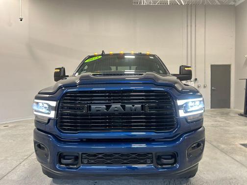 Patriot Blue Pearlcoat 2024 RAM 2500 Laramie Crew Cab 4x4 6'4' Box