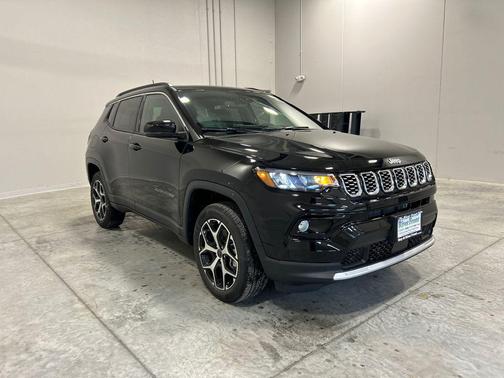 Diamond Black Crystal Pearlcoat 2026 Jeep Compass Limited