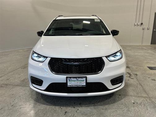2025 Chrysler Pacifica Hybrid Select