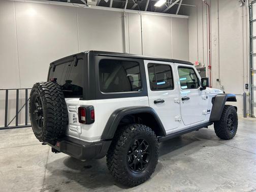 Bright White Clearcoat 2025 Jeep Wrangler 4xe Willys