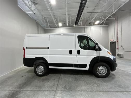 2025 RAM ProMaster 1500 Low Roof