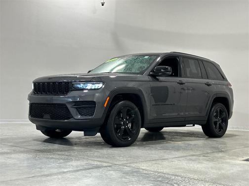 2023 Jeep Grand Cherokee Altitude
