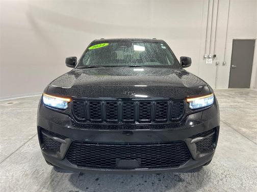 2024 Jeep Grand Cherokee Laredo