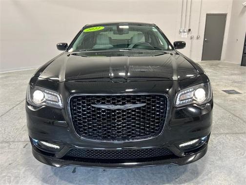 2022 Chrysler 300 Touring L