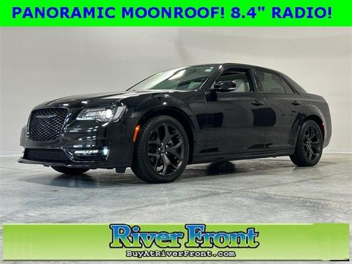 2022 Chrysler 300 Touring L