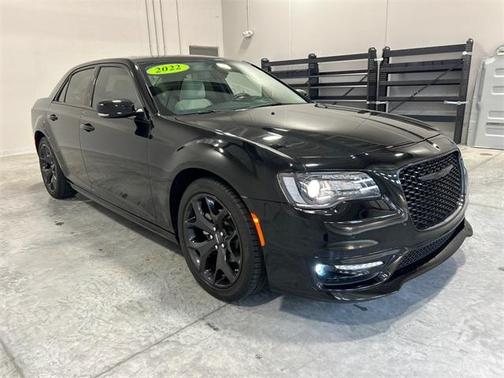 2022 Chrysler 300 Touring L