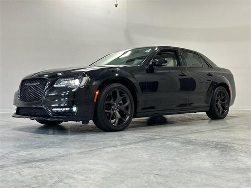 2022 Chrysler 300 Touring L