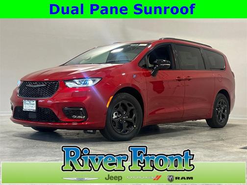 2025 Chrysler Pacifica Hybrid Select