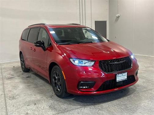 2025 Chrysler Pacifica Hybrid Select