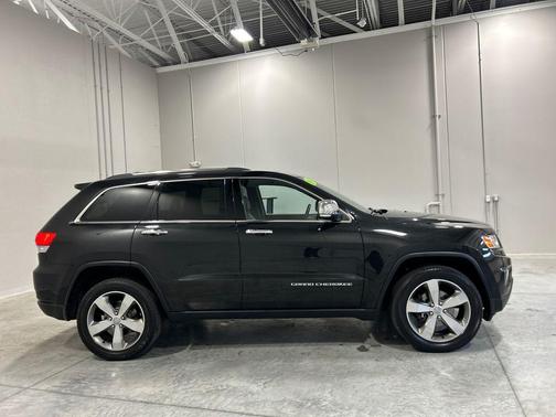Brilliant Black Crystal Pearlcoat 2014 Jeep Grand Cherokee Limited