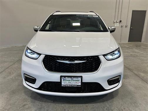 2025 Chrysler Pacifica Hybrid Pinnacle