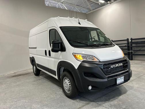 Bright White Clearcoat 2025 RAM ProMaster 2500 Tradesman