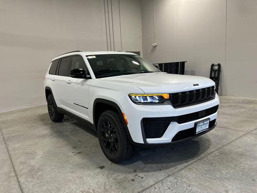Bright White Clearcoat 2026 Jeep Grand Cherokee L Altitude