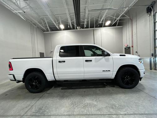 Bright White Clearcoat 2023 RAM 1500 Big Horn/Lone Star