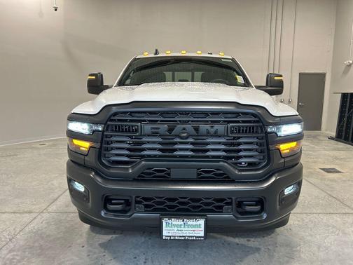 Bright White Clearcoat 2026 RAM 3500 Tradesman Crew Cab 4x4 8' Box