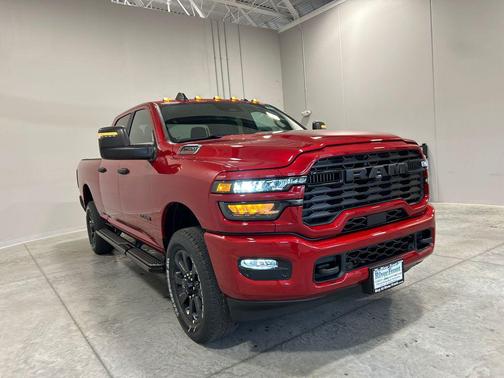 Molten Red Pearlcoat 2026 RAM 2500 Big Horn Crew Cab 4x4 6'4' Box