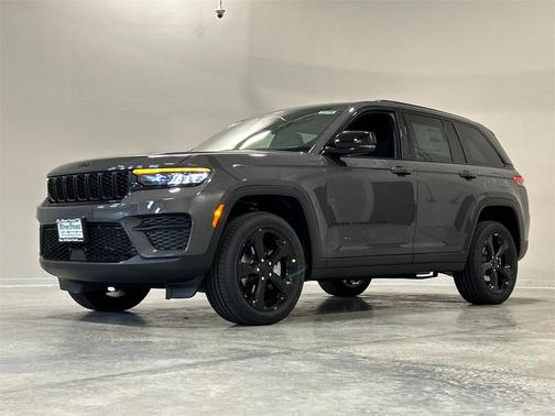 2025 Jeep Grand Cherokee Laredo