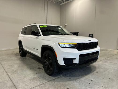 Bright White Clearcoat 2022 Jeep Grand Cherokee L Altitude