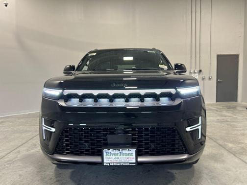 High Gloss Black 2026 Jeep Grand Wagoneer Limited Altitude 4x4