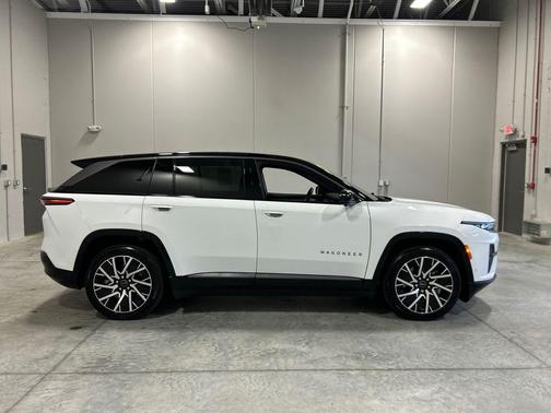 Bright White Clearcoat 2025 Jeep Wagoneer S Limited