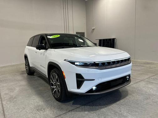 Bright White Clearcoat 2025 Jeep Wagoneer S Limited