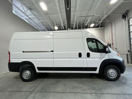 Bright White Clearcoat 2026 RAM ProMaster 2500 Tradesman
