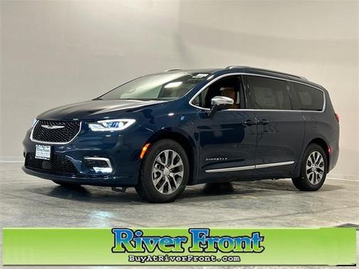 2025 Chrysler Pacifica Hybrid Pinnacle