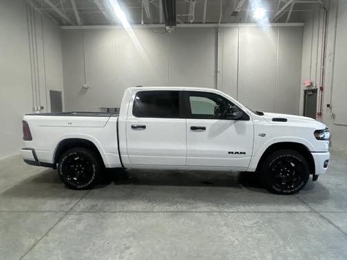 Bright White Clearcoat 2026 RAM 1500 Big Horn