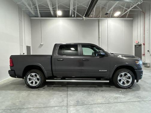 Granite Crystal Metallic Clearcoat 2026 RAM 1500 Big Horn/Lone Star