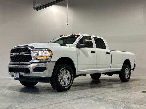 Bright White Clearcoat 2024 RAM 2500 Tradesman Crew Cab 4x4 8' Box