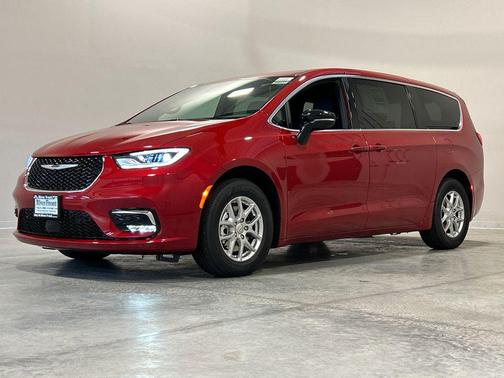 Red Hot Pearlcoat 2026 Chrysler Pacifica L