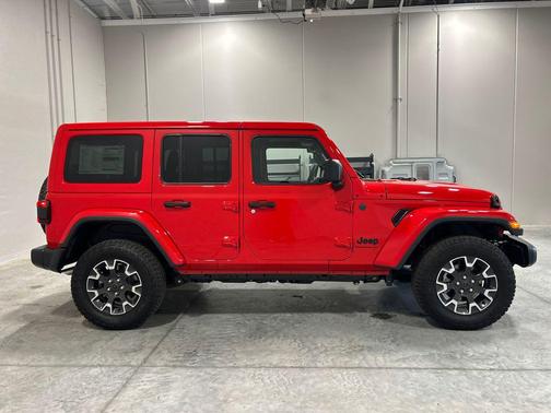 Firecracker Red Clearcoat 2025 Jeep Wrangler 4-Door Sahara 4x4