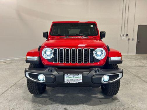 Firecracker Red Clearcoat 2025 Jeep Wrangler 4-Door Sahara 4x4