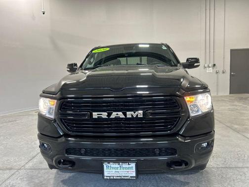 Diamond Black Crystal Pearlcoat 2020 RAM 1500 Big Horn/Lone Star